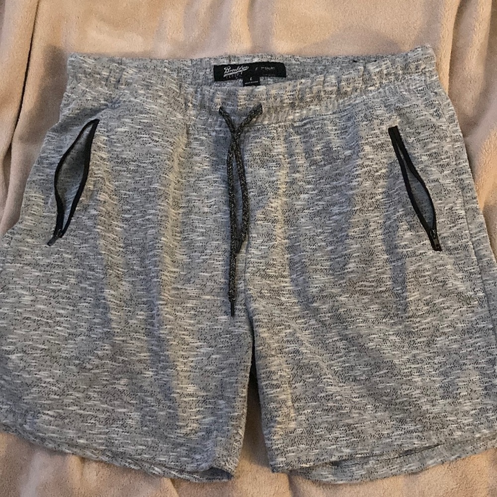 Brooklyn cloth 7” short large